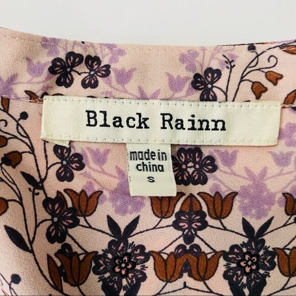 Black Rainn | @ Flowing Floral Roll Sleeve Blouse - Picture 7 of 9